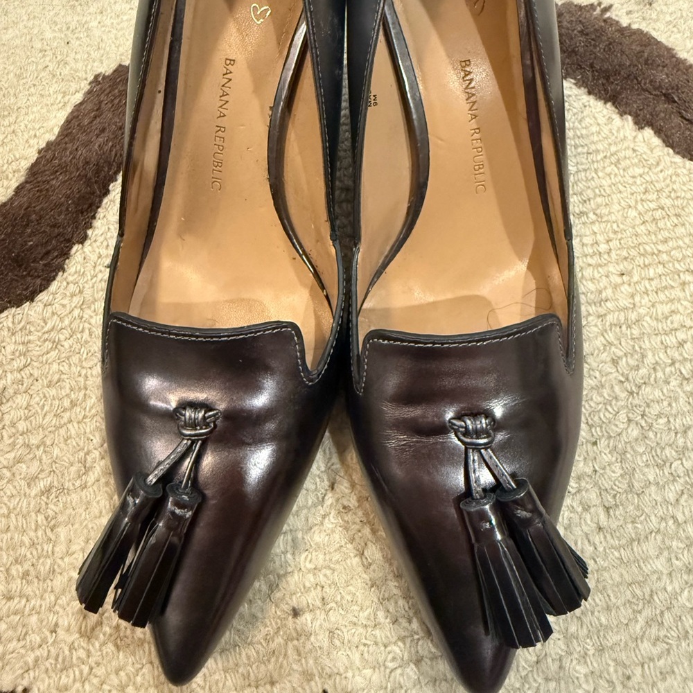 Banana Republic Avila tassle shoe metallic gun metal gray size 9